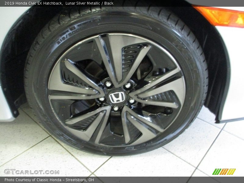 Lunar Silver Metallic / Black 2019 Honda Civic EX Hatchback