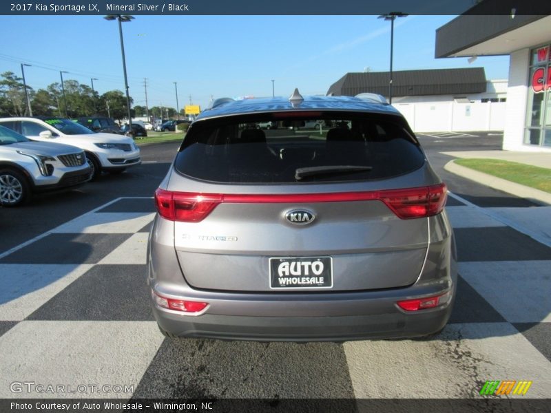 Mineral Silver / Black 2017 Kia Sportage LX