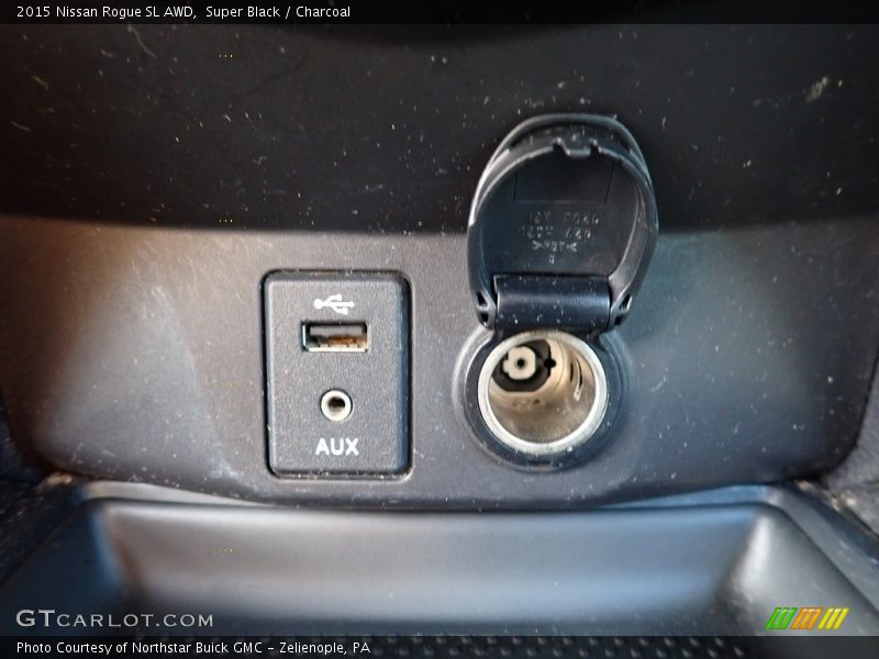 Super Black / Charcoal 2015 Nissan Rogue SL AWD