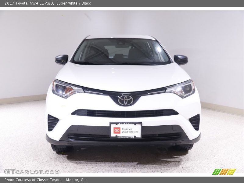 Super White / Black 2017 Toyota RAV4 LE AWD