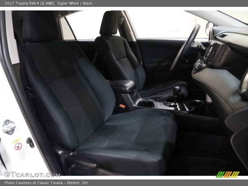 Super White / Black 2017 Toyota RAV4 LE AWD
