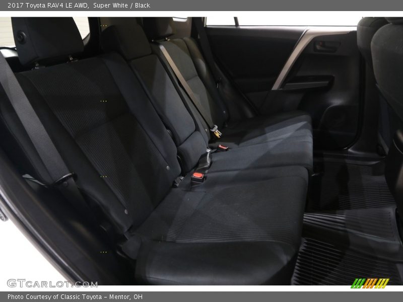Super White / Black 2017 Toyota RAV4 LE AWD