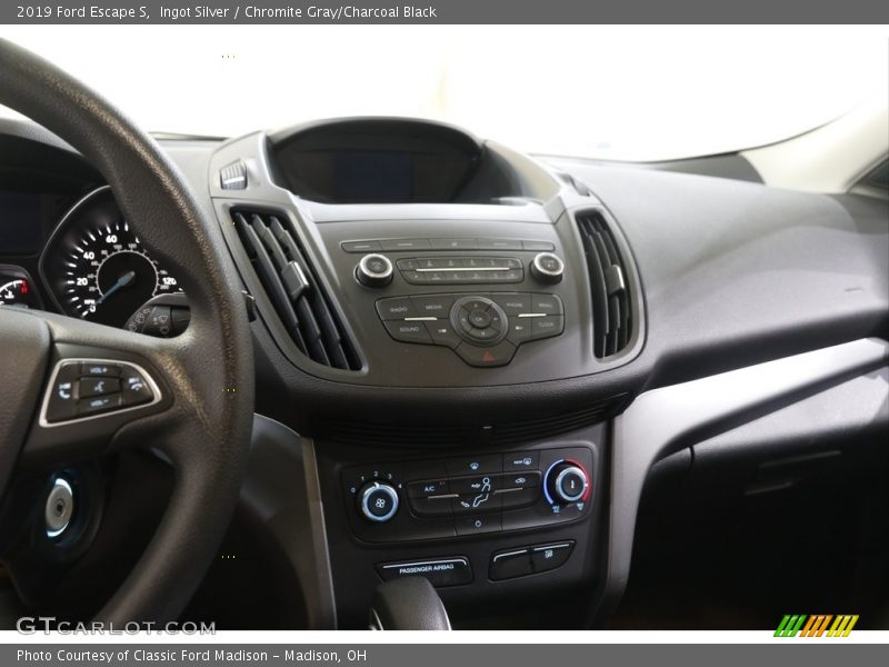 Ingot Silver / Chromite Gray/Charcoal Black 2019 Ford Escape S