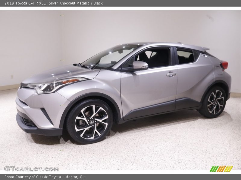 Silver Knockout Metallic / Black 2019 Toyota C-HR XLE