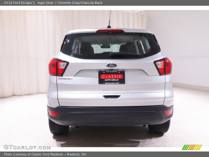 Ingot Silver / Chromite Gray/Charcoal Black 2019 Ford Escape S