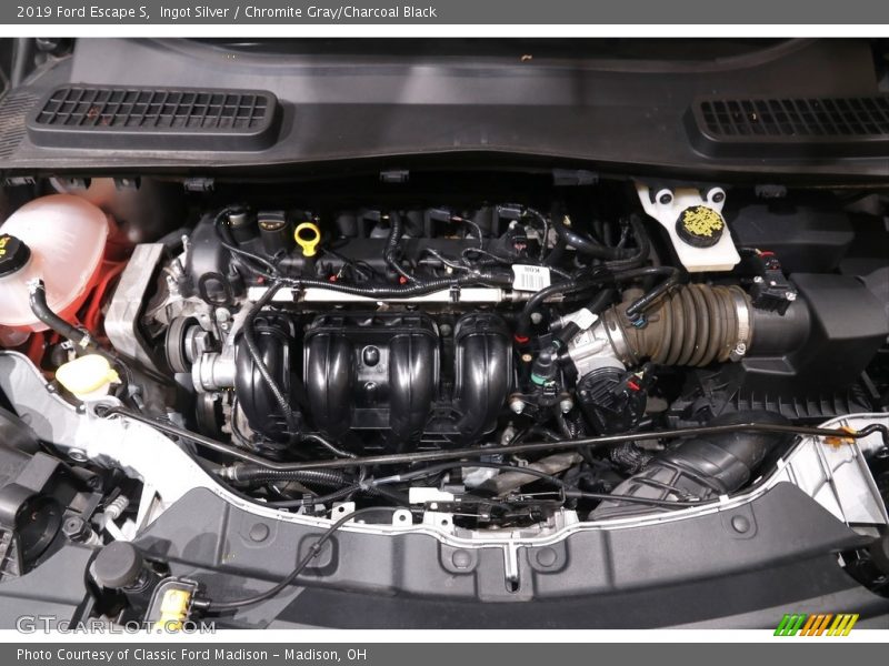 Ingot Silver / Chromite Gray/Charcoal Black 2019 Ford Escape S
