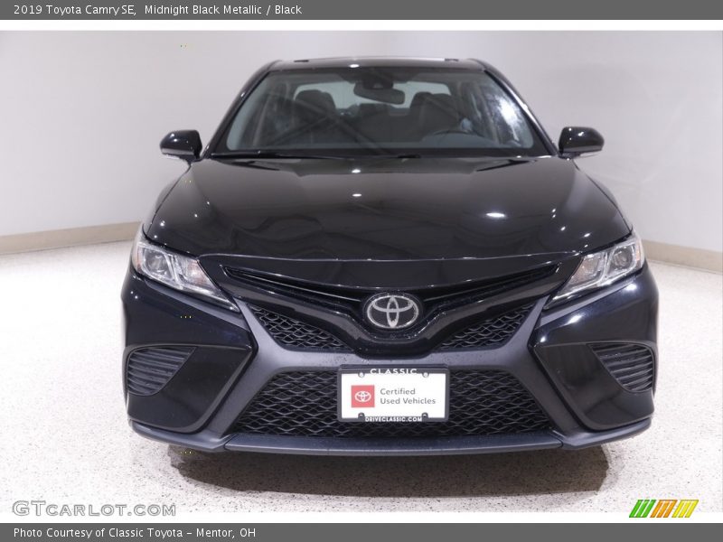 Midnight Black Metallic / Black 2019 Toyota Camry SE