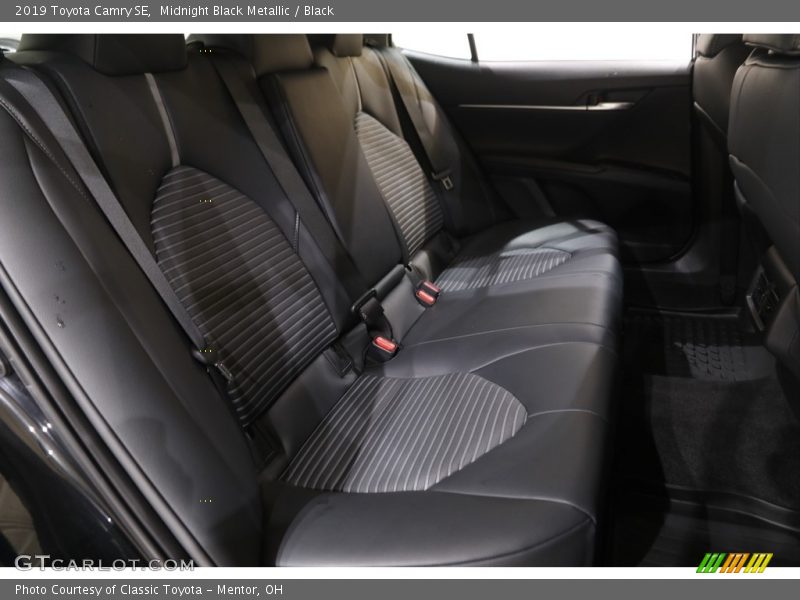 Midnight Black Metallic / Black 2019 Toyota Camry SE