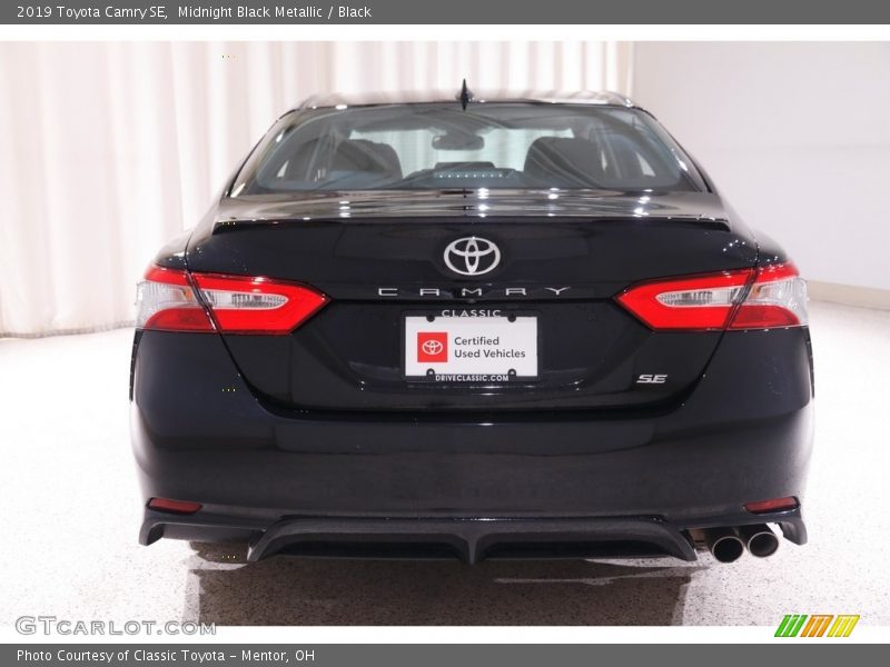 Midnight Black Metallic / Black 2019 Toyota Camry SE