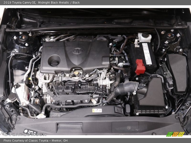 Midnight Black Metallic / Black 2019 Toyota Camry SE