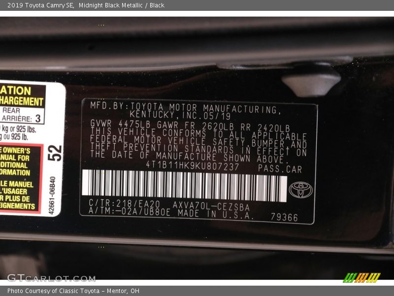 Midnight Black Metallic / Black 2019 Toyota Camry SE