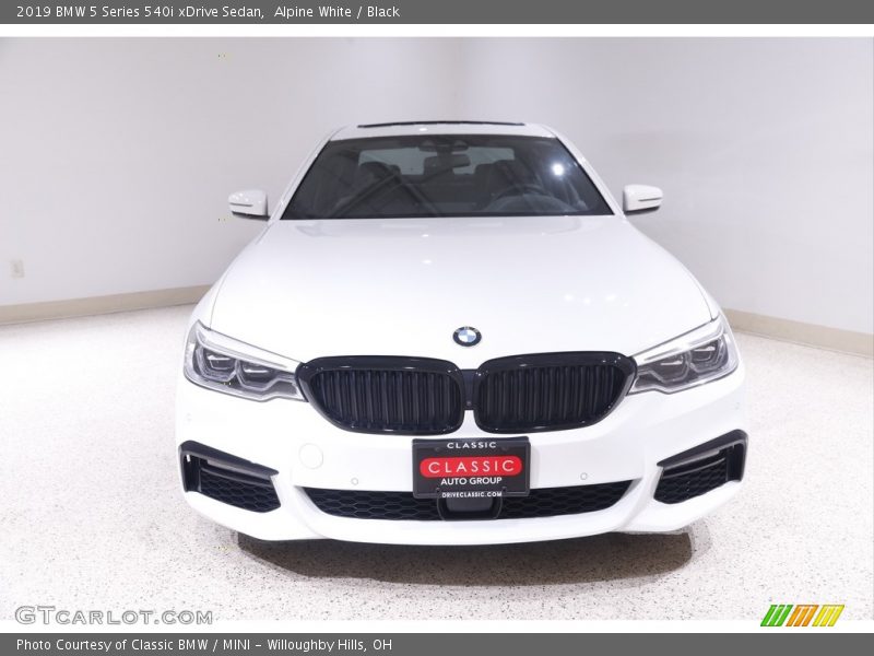 Alpine White / Black 2019 BMW 5 Series 540i xDrive Sedan