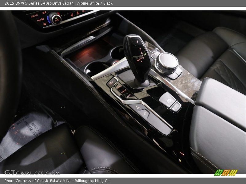 Alpine White / Black 2019 BMW 5 Series 540i xDrive Sedan