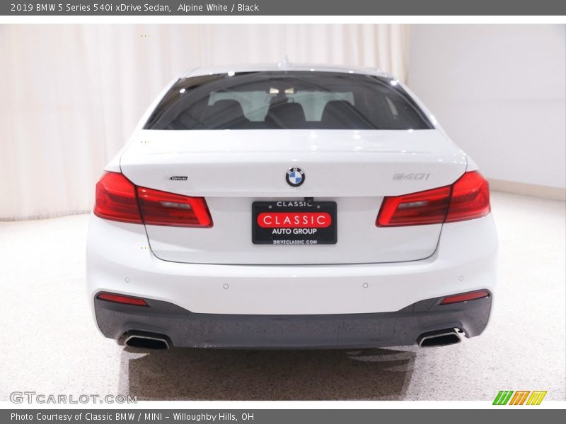 Alpine White / Black 2019 BMW 5 Series 540i xDrive Sedan