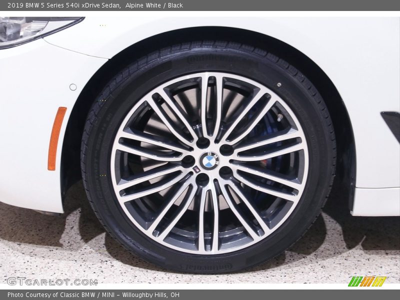 Alpine White / Black 2019 BMW 5 Series 540i xDrive Sedan