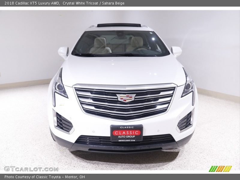 Crystal White Tricoat / Sahara Beige 2018 Cadillac XT5 Luxury AWD