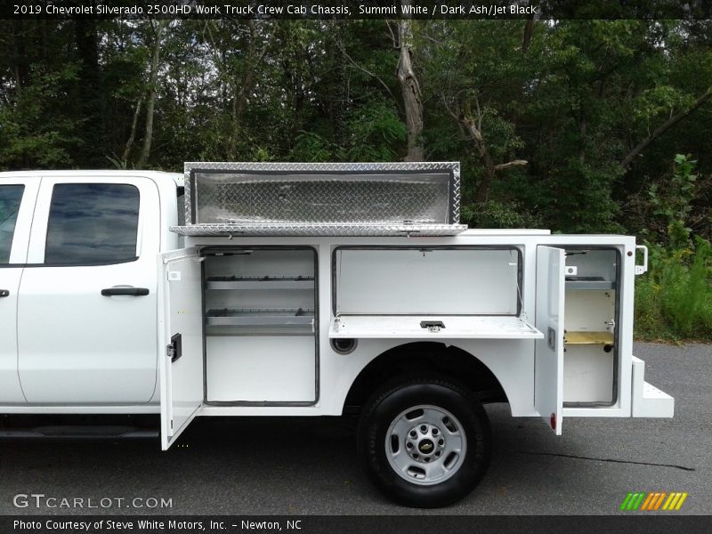 Summit White / Dark Ash/Jet Black 2019 Chevrolet Silverado 2500HD Work Truck Crew Cab Chassis