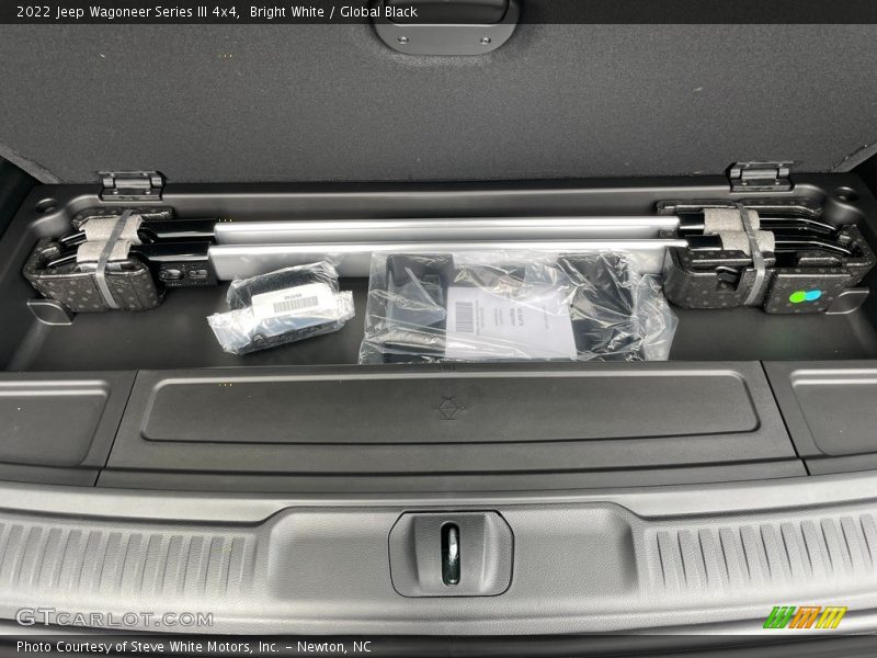  2022 Wagoneer Series III 4x4 Trunk
