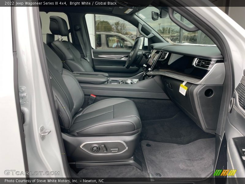 Front Seat of 2022 Wagoneer Series III 4x4