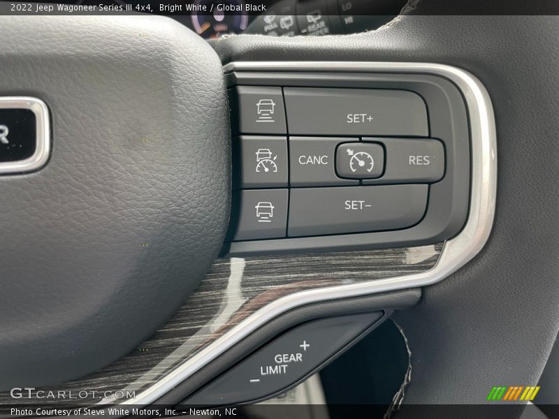  2022 Wagoneer Series III 4x4 Steering Wheel