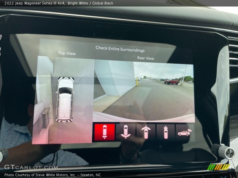 Bright White / Global Black 2022 Jeep Wagoneer Series III 4x4