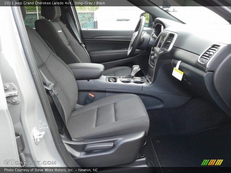 Sting-Gray / Black 2021 Jeep Grand Cherokee Laredo 4x4
