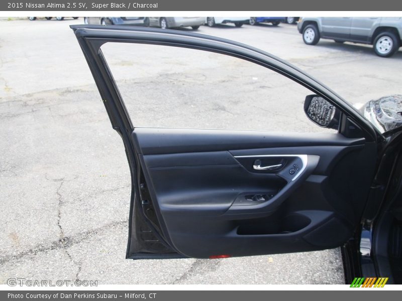 Super Black / Charcoal 2015 Nissan Altima 2.5 SV