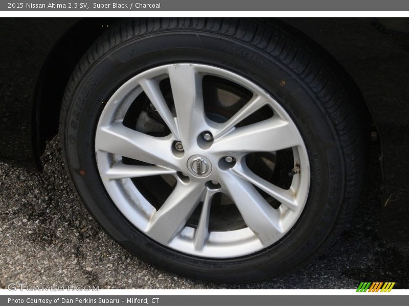 Super Black / Charcoal 2015 Nissan Altima 2.5 SV