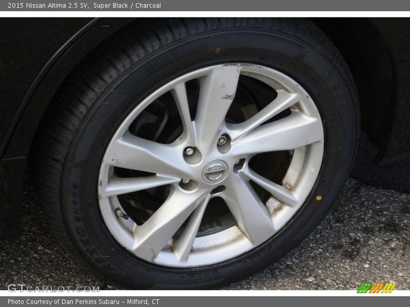 Super Black / Charcoal 2015 Nissan Altima 2.5 SV