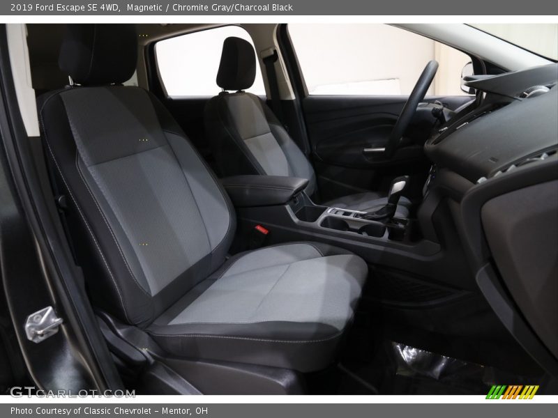 Magnetic / Chromite Gray/Charcoal Black 2019 Ford Escape SE 4WD