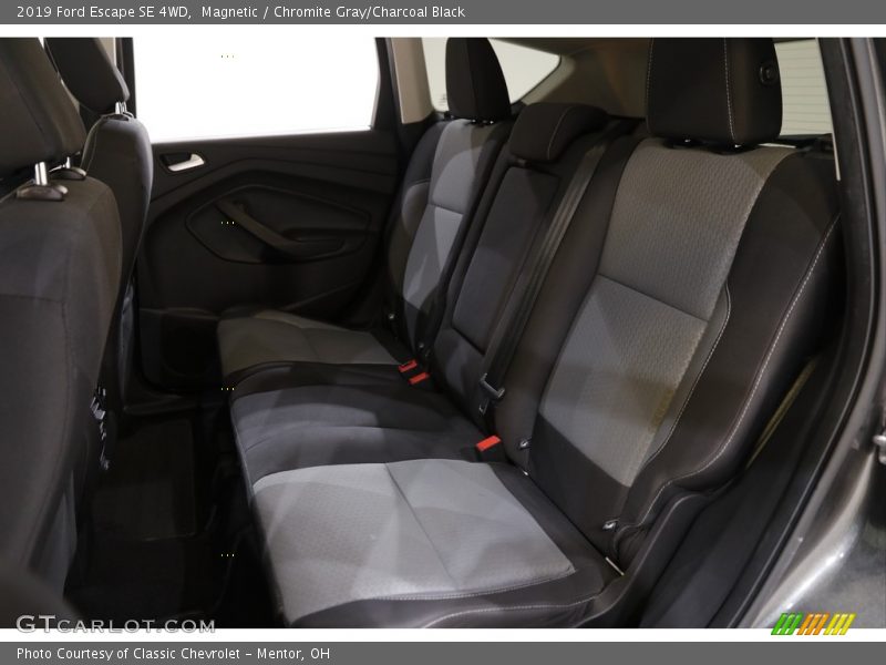 Magnetic / Chromite Gray/Charcoal Black 2019 Ford Escape SE 4WD