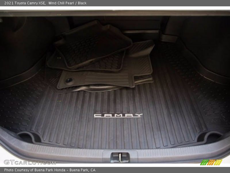 Wind Chill Pearl / Black 2021 Toyota Camry XSE