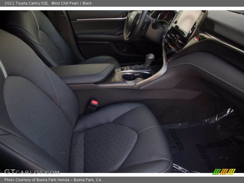 Wind Chill Pearl / Black 2021 Toyota Camry XSE