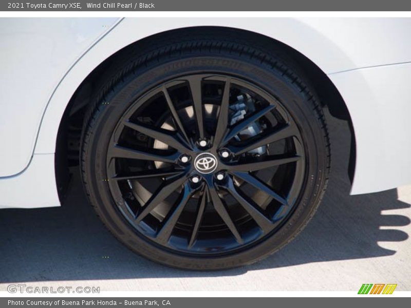 Wind Chill Pearl / Black 2021 Toyota Camry XSE