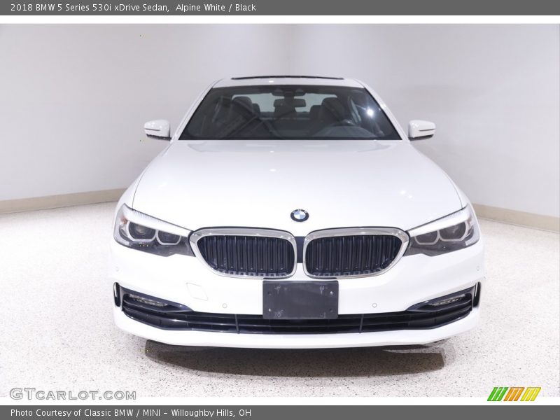 Alpine White / Black 2018 BMW 5 Series 530i xDrive Sedan