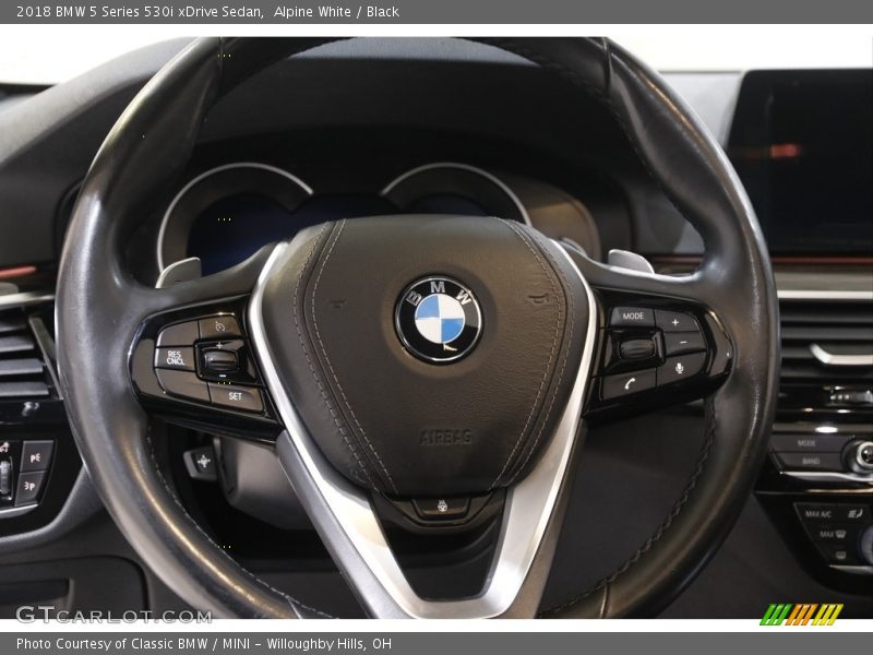 Alpine White / Black 2018 BMW 5 Series 530i xDrive Sedan