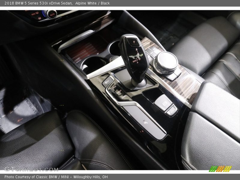 Alpine White / Black 2018 BMW 5 Series 530i xDrive Sedan