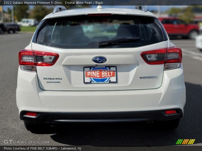 Crystal White Pearl / Black 2022 Subaru Impreza Premium 5-Door