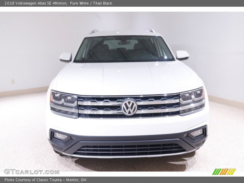 Pure White / Titan Black 2018 Volkswagen Atlas SE 4Motion