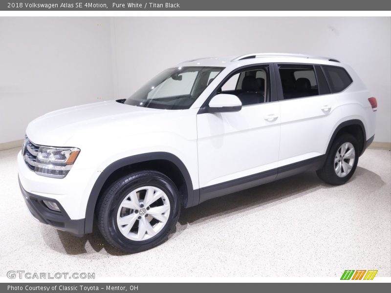 Pure White / Titan Black 2018 Volkswagen Atlas SE 4Motion