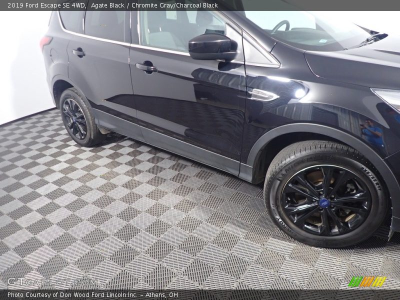 Agate Black / Chromite Gray/Charcoal Black 2019 Ford Escape SE 4WD