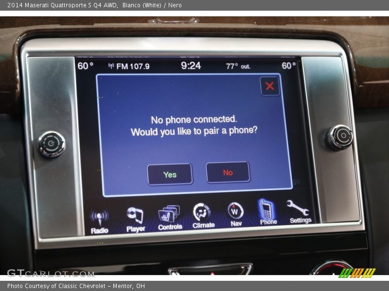 Bianco (White) / Nero 2014 Maserati Quattroporte S Q4 AWD