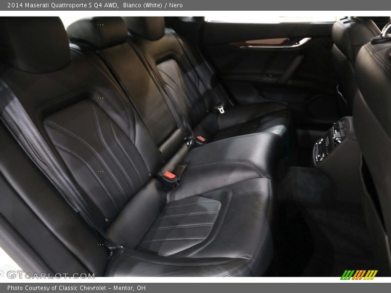 Bianco (White) / Nero 2014 Maserati Quattroporte S Q4 AWD