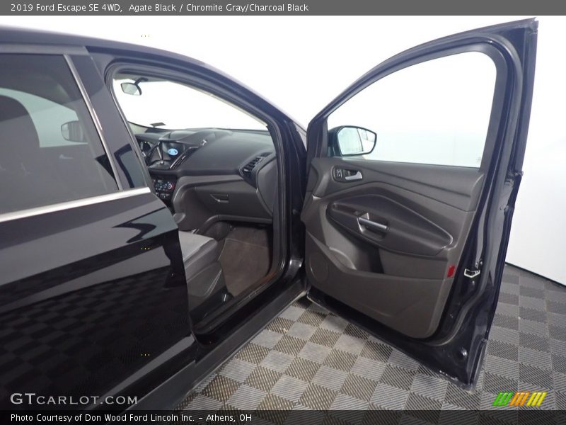 Agate Black / Chromite Gray/Charcoal Black 2019 Ford Escape SE 4WD
