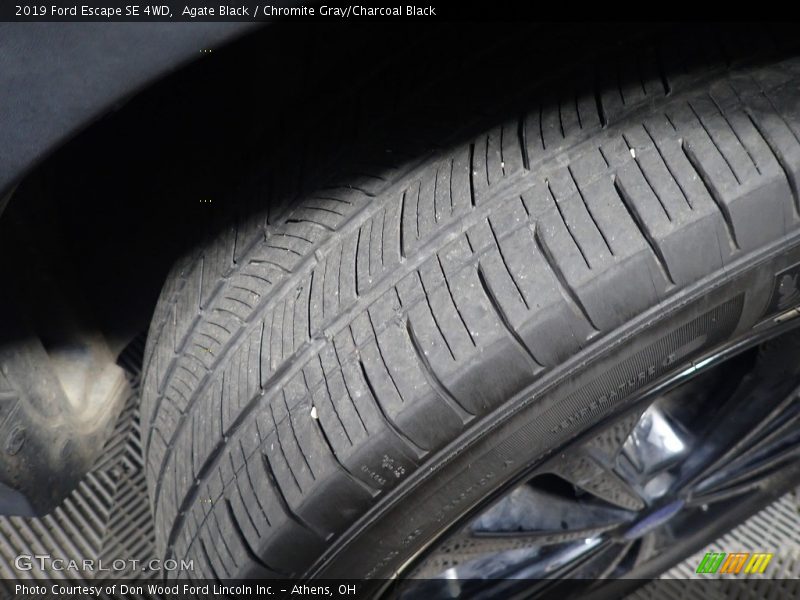 Agate Black / Chromite Gray/Charcoal Black 2019 Ford Escape SE 4WD