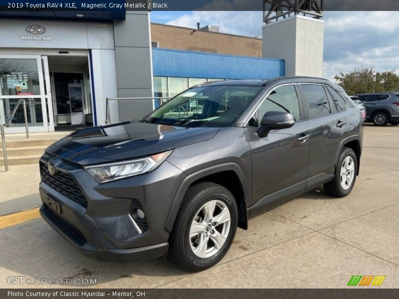 Magnetic Gray Metallic / Black 2019 Toyota RAV4 XLE