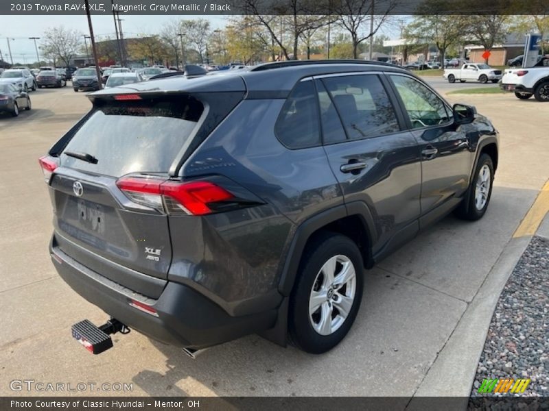 Magnetic Gray Metallic / Black 2019 Toyota RAV4 XLE