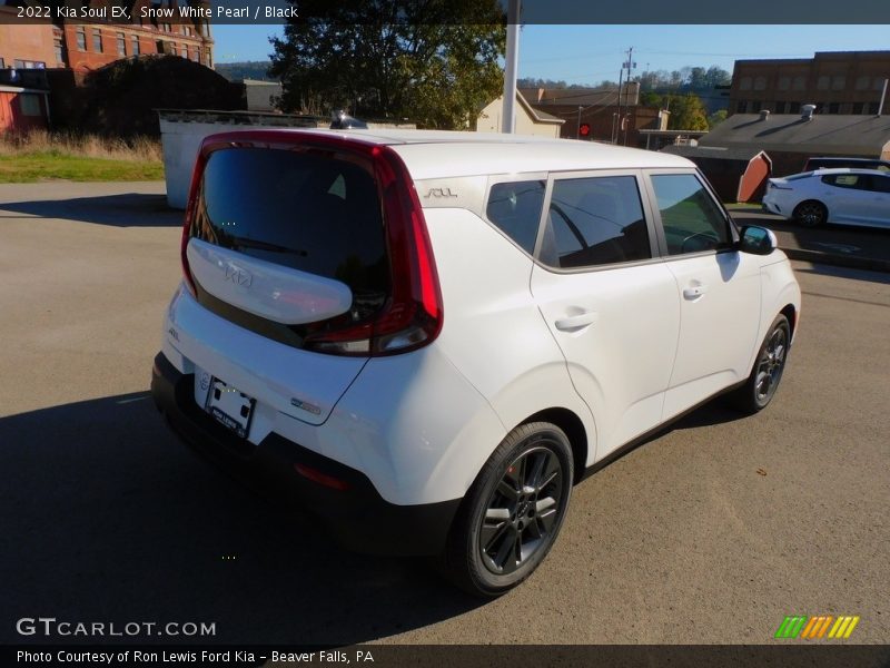 Snow White Pearl / Black 2022 Kia Soul EX