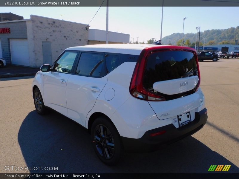 Snow White Pearl / Black 2022 Kia Soul EX