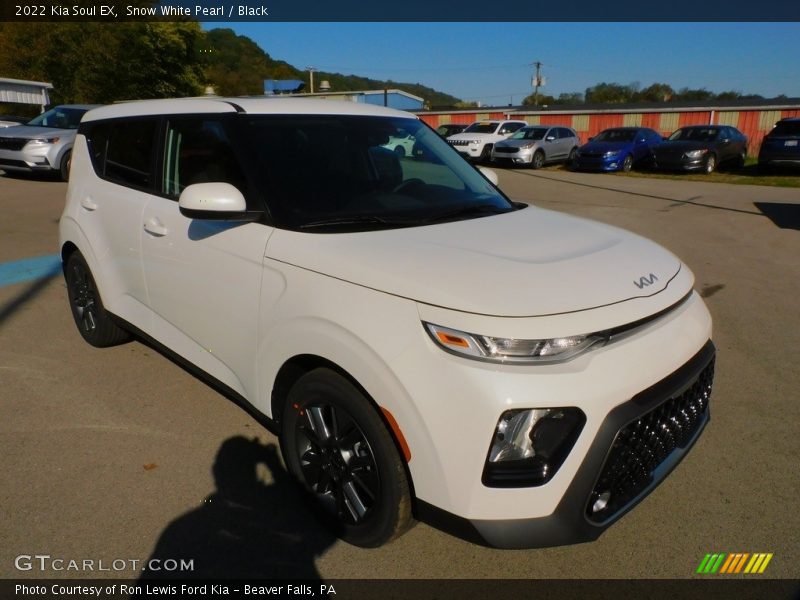 Snow White Pearl / Black 2022 Kia Soul EX